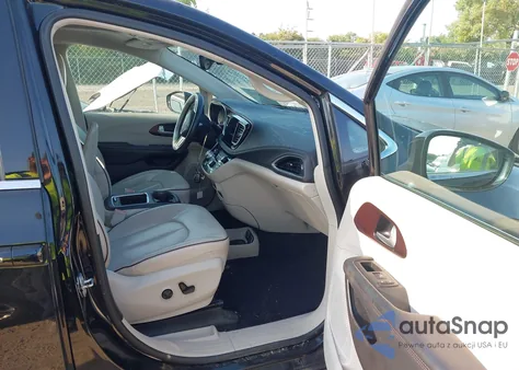 2017 Chrysler Pacifica Limited from USA, damaged, VIN 2C4RC1GG6HR570318